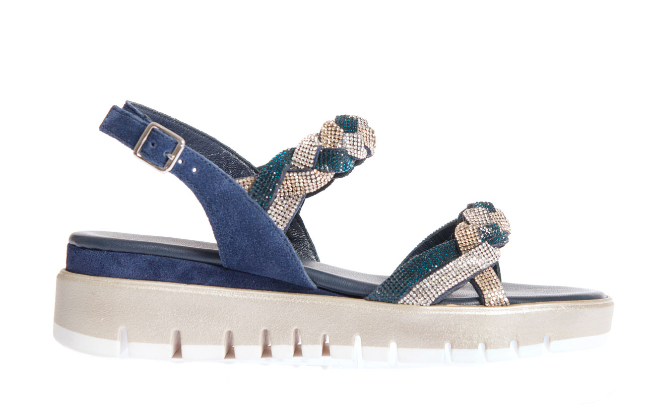 Pasquini calzature is an artisan shoe factory - produces women's sandals